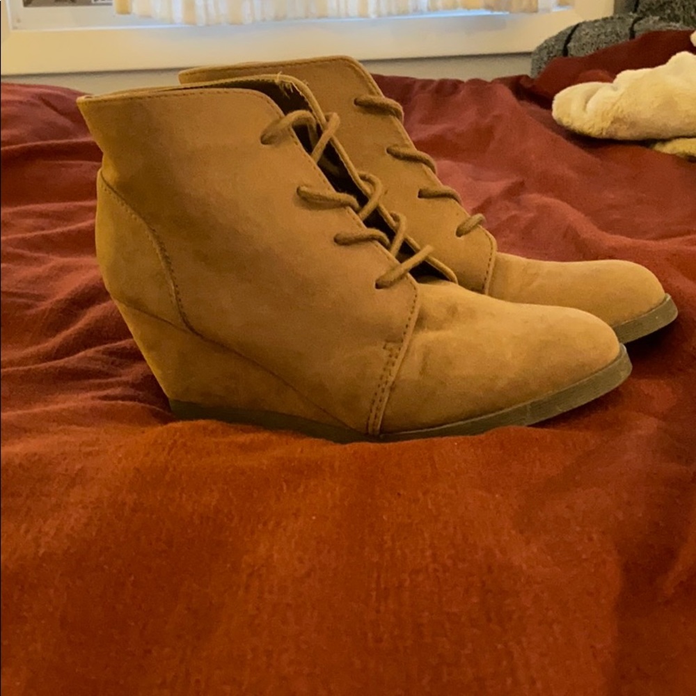 Madden girl Suede two inch wedges